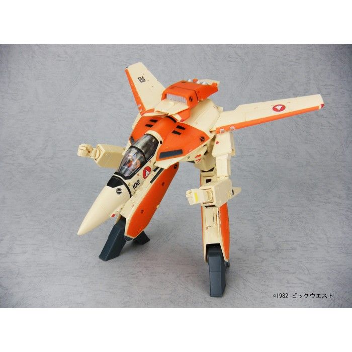 Yamato Japan Macross Valkyrie VF 1D with Optional Parts 1/60th Scale 