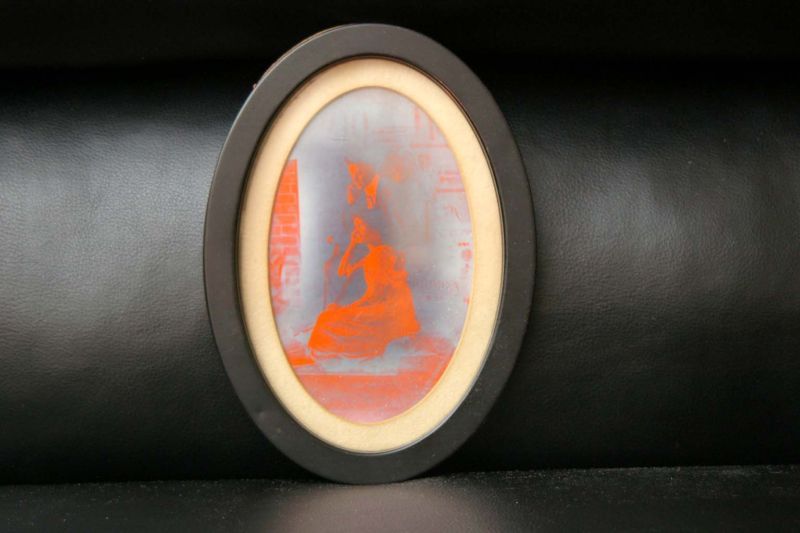 Vintage oval photo frame about 5x7 lacquered wood+matte  