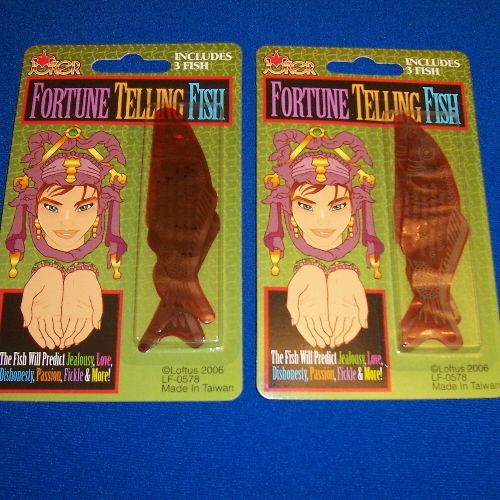 1pkg MIRACLE FORTUNE TELLING FISH Teller Palm Reading Trick Prank Joke 