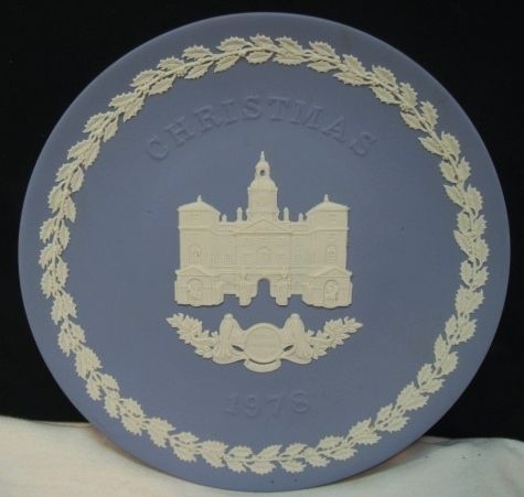 VINTAGE 1978 WEDGWOOD BLUE JASPERWARE CHRISTMAS PLATE~HORSE GUARDS 