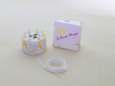 Mini Yellow Birthday Cake 112 scale (STBX 16)  