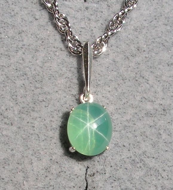 LINDE LINDY SPRING GREEN STAR SAPPHIRE CREATED PENDANT  