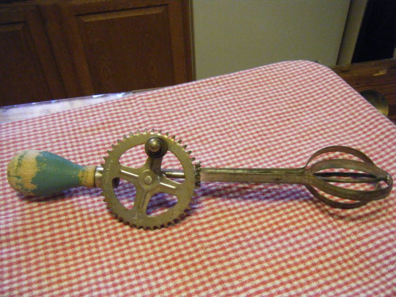 Vintage Green Wooden Handled 1923 Egg Beater USA  