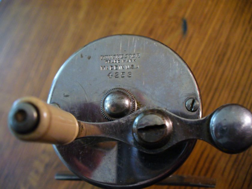 WINCHESTER #4253 FISHING REEL  