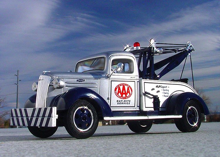 RARE AAA   1937 CHEVY WRECKER   First Gear TOW  