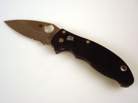 SPYDERCO MANIX 2 BLACK G10 COMBO EDGE C101GPS2 NEW  