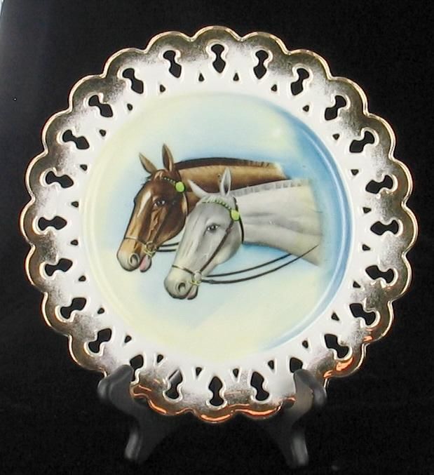 VINTAGE RELCO DECORATIVE PORCELAIN HORSE RIBBON PLATE  