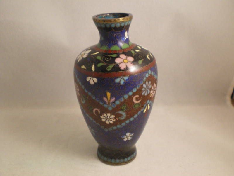 Small Japanese Cloisonne Cobalt Blue FLORAL vase 4h  