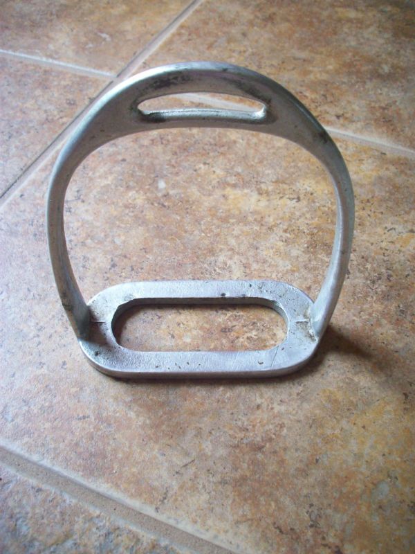 USED ENGLISH STIRRUP IRON HORSE RIDING (1)  