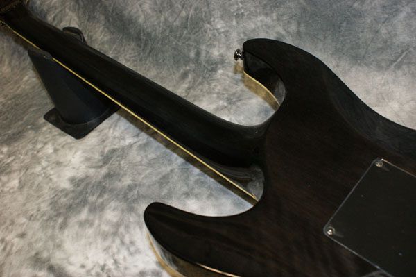   construction set neck w ultra access body mahogany with quilted maple