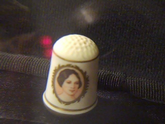 Thimble,Franklin Mint First Lady, Betty Bliss, 24KG trim,bone 