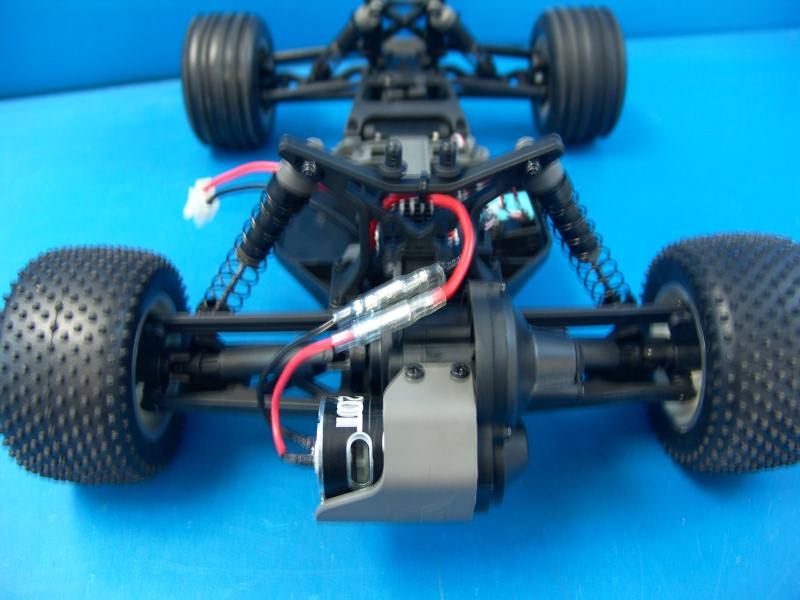   Circuit Stadium Truck RTR Electric R/C RC Dynamite 27MHz AM Car  