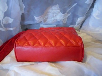 Beautiful Red Quilted Diamond Leather Look Via Piaggi Handbag  