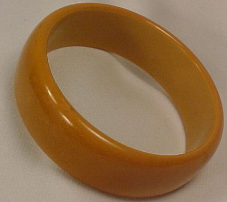 Gorgeous DEEP BUTTERSCOTCH BAKELITE BANGLE BRACELET  