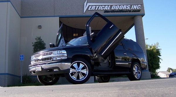 Chevy Suburban 2000 2006 Vertical Doors