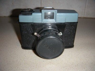   VINTAGE 1960s BANIER CAMERA DIANA CLONE PLASTIC BODY USES 120 FILM