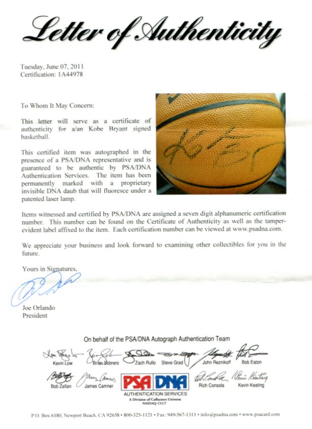 KOBE BRYANT SIGNED NBA GAME BASKETBALL PSA/DNA #1A44978  